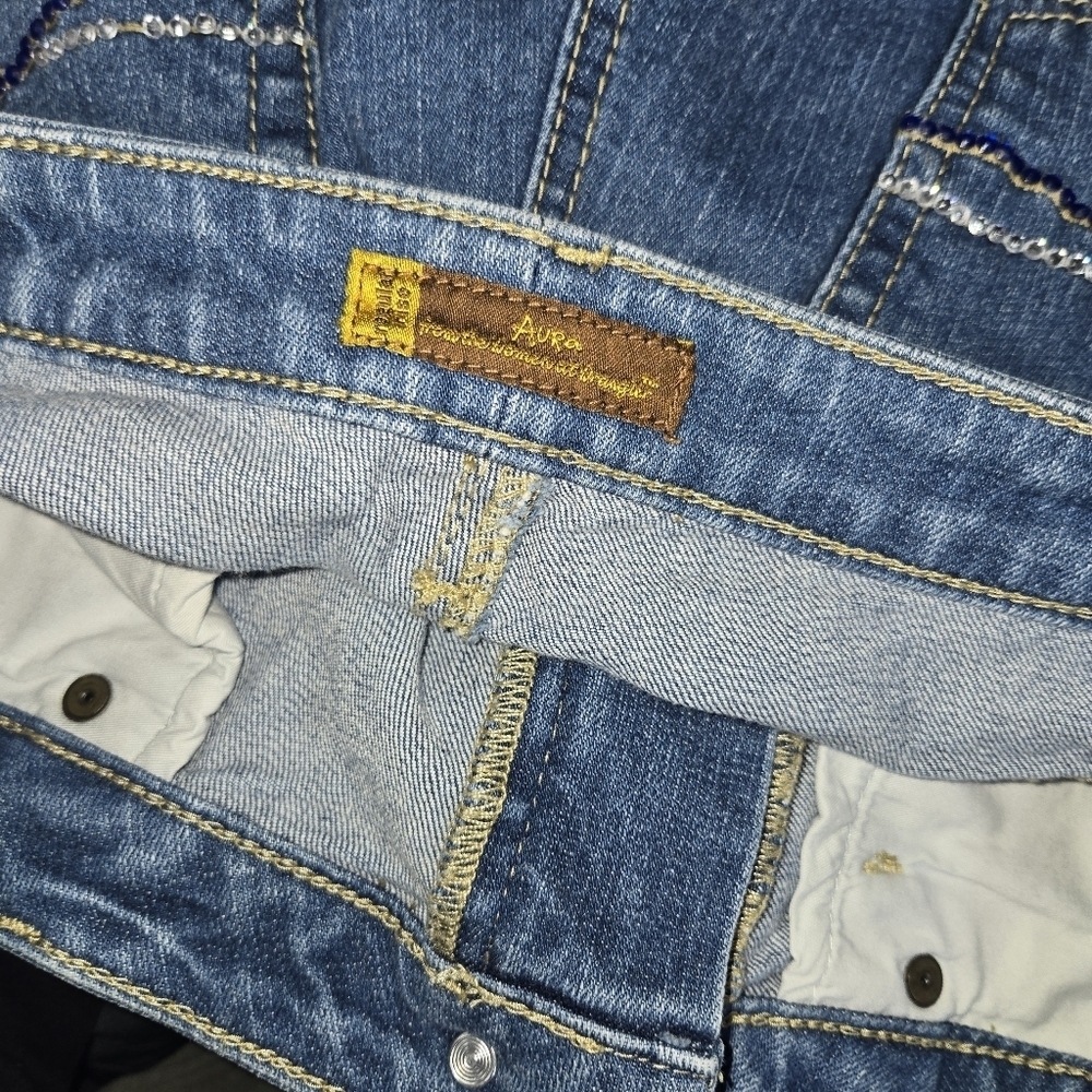 Aura Bling Pockets Jean Shorts - Picture 4 of 5